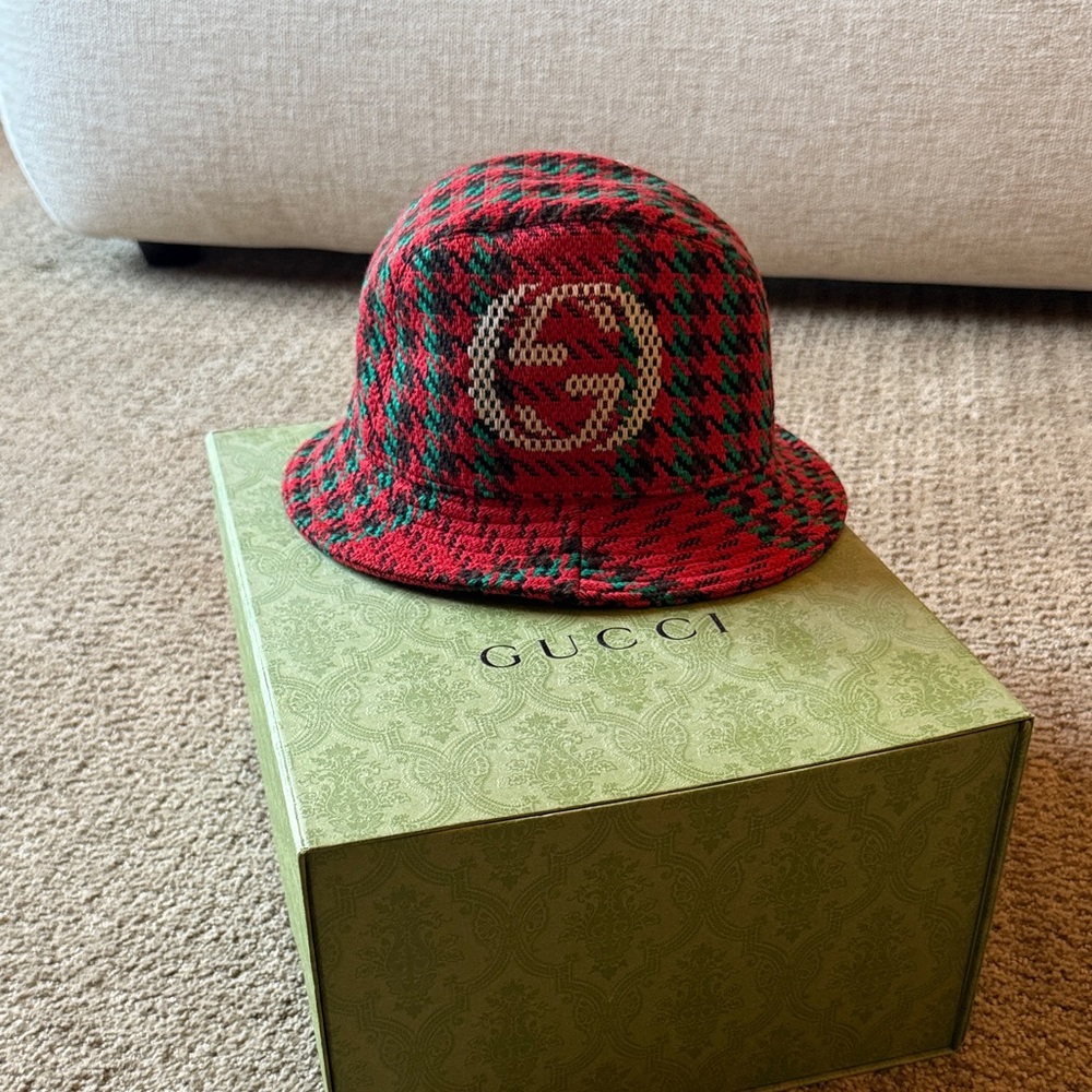 Gucci Houndstooth Red and Green Hat with box